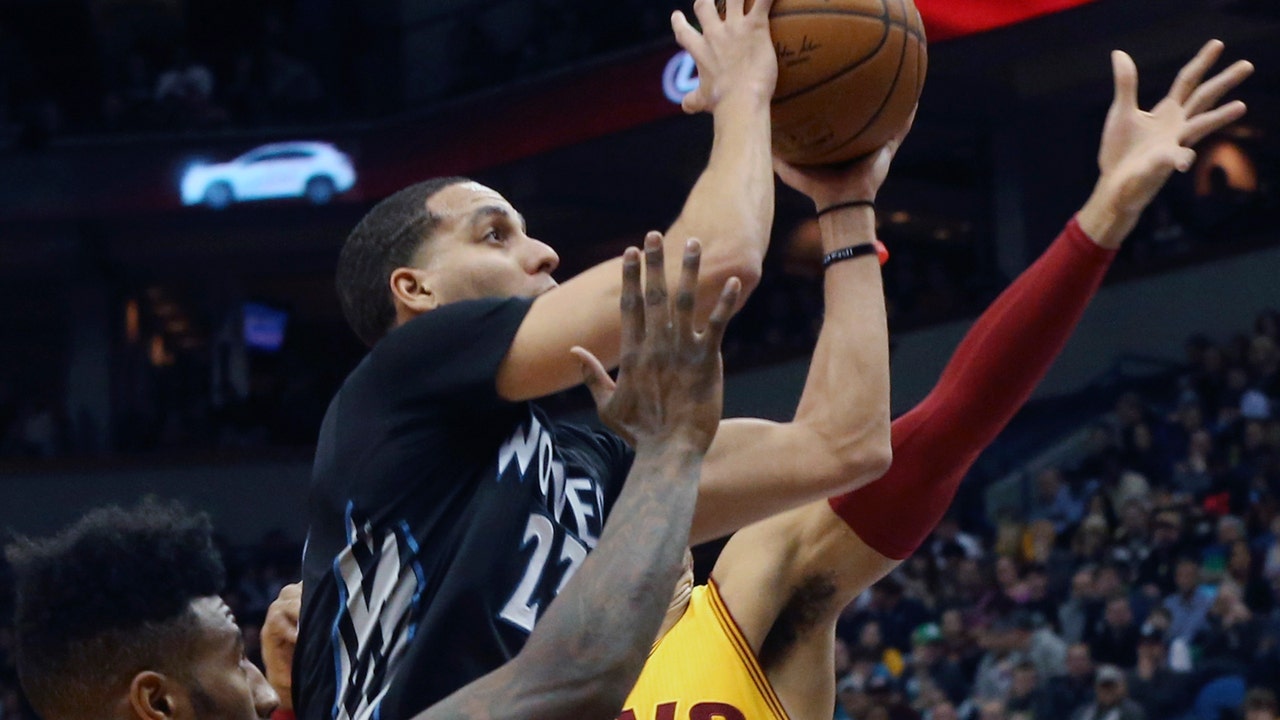 LeBron, Love get best of Wolves, 106-90